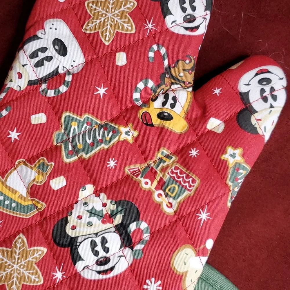 Mickey Mouse Holiday Oven Mitt Set‎ - Red